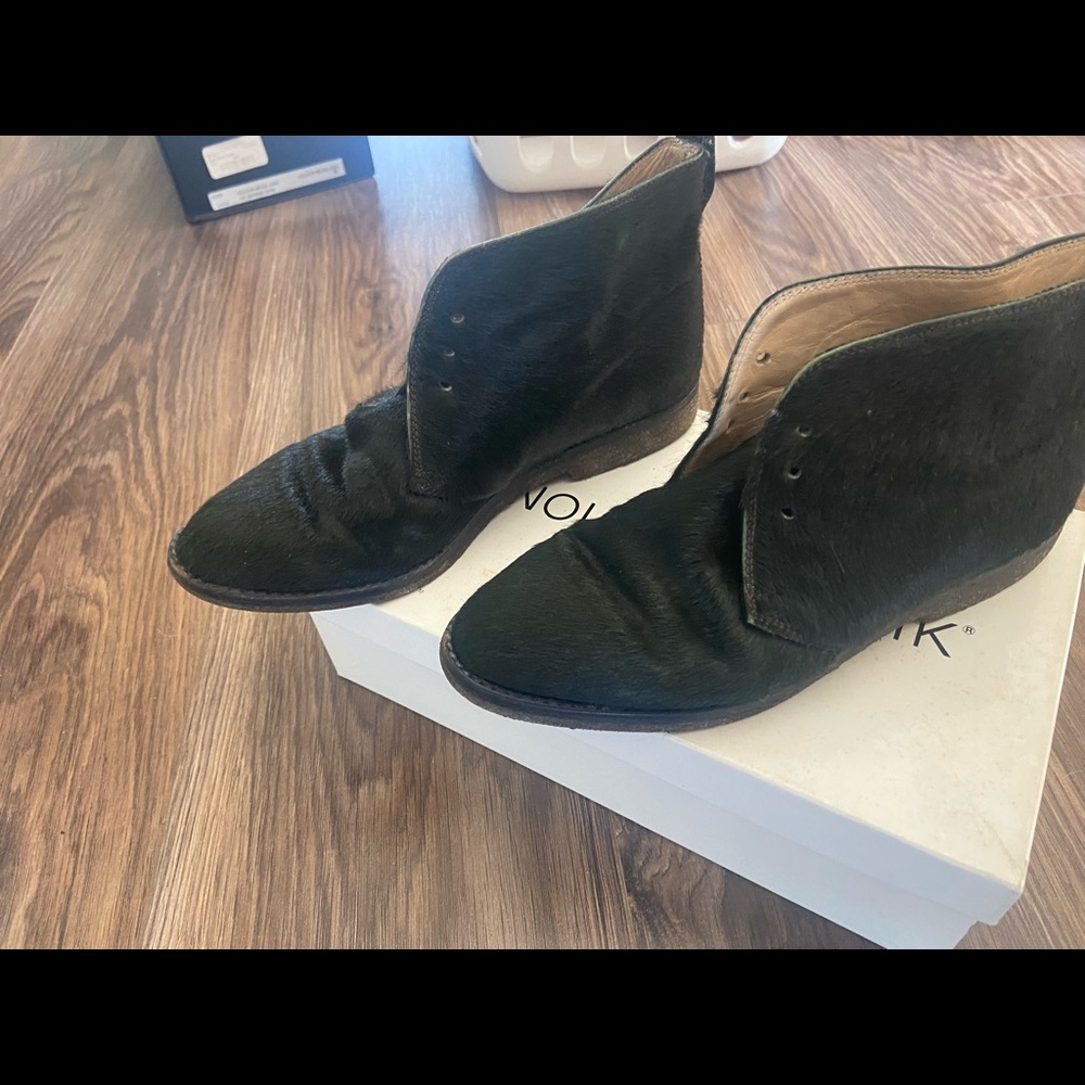 Hunter green Manolo Blahnik.